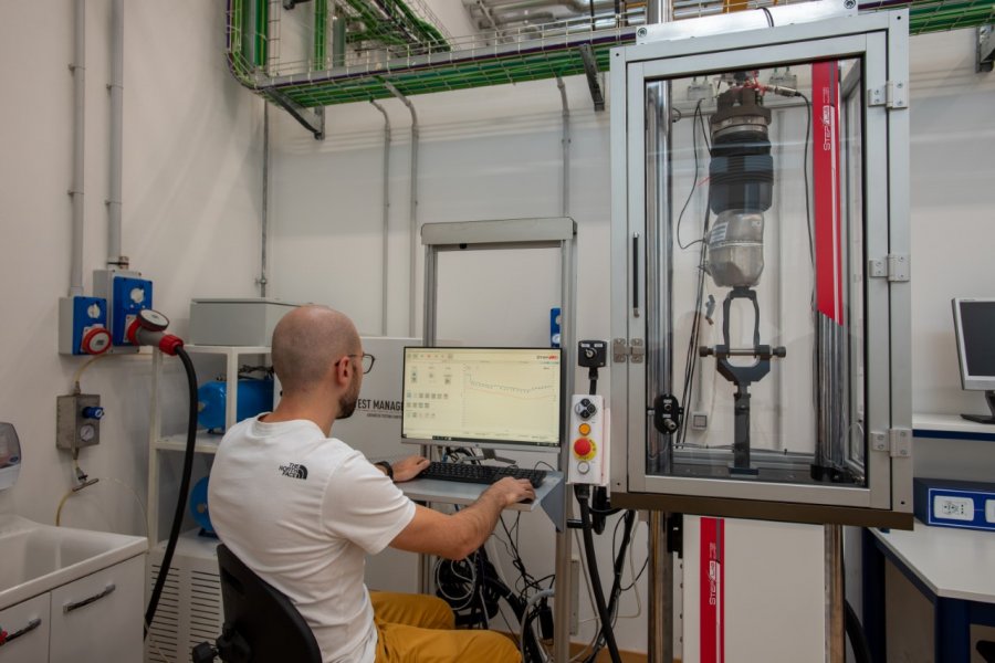 Electronic suspension test bench.