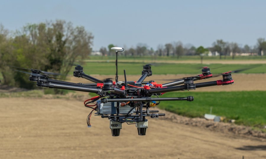 Drone multi-cottero autonomo