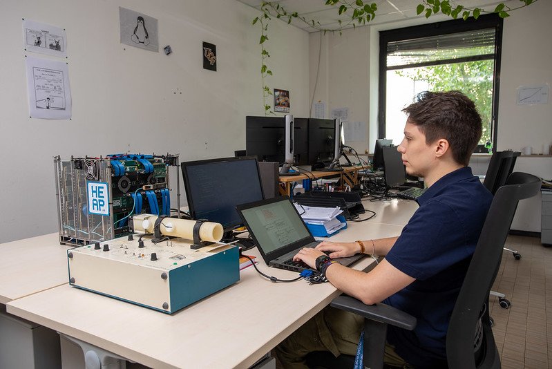 Overview of one of HEAP Lab's rooms.